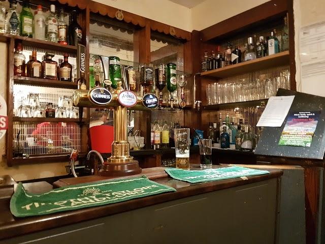 The Thorn Tree Inn