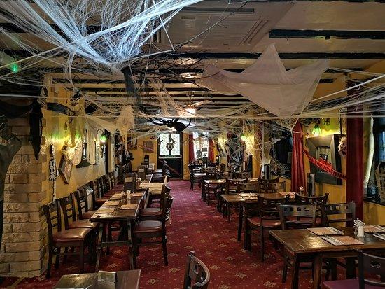 The Hanging Gate Pub and Restaurant