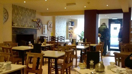 Meringue Bakery and Cafe